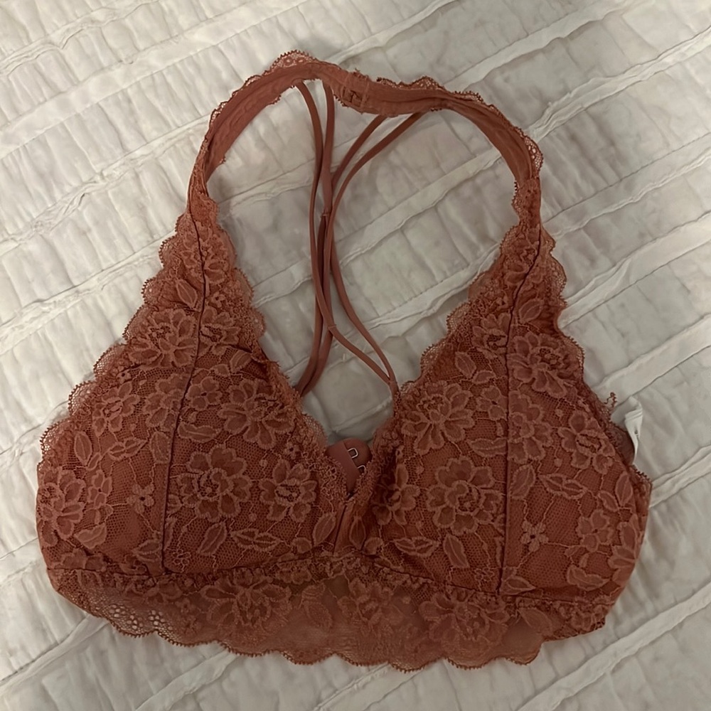 gilly hicks brallete. Coral